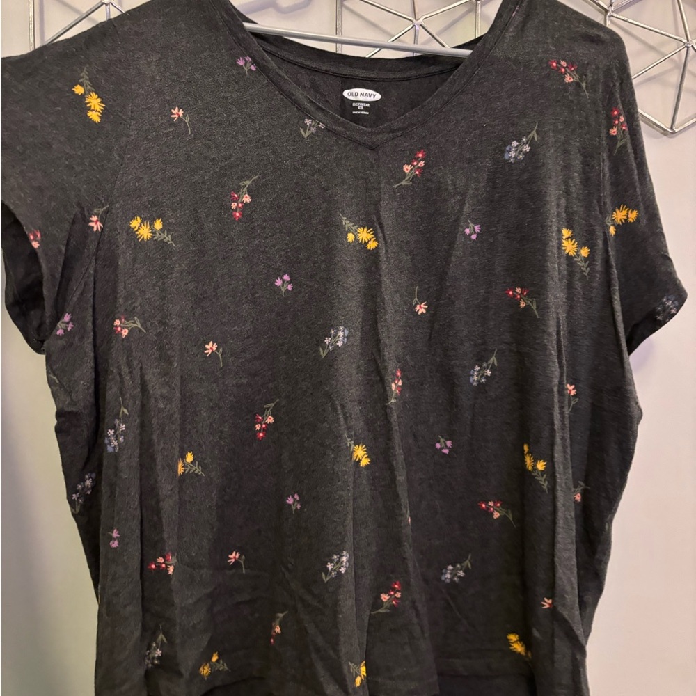 Old Navy Women's Gray Floral Top